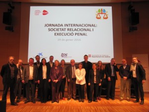 Foto de grup dels ponents i l’organització de la jornada