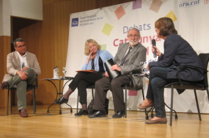 Participants al debat sobre maltractament a gent gran